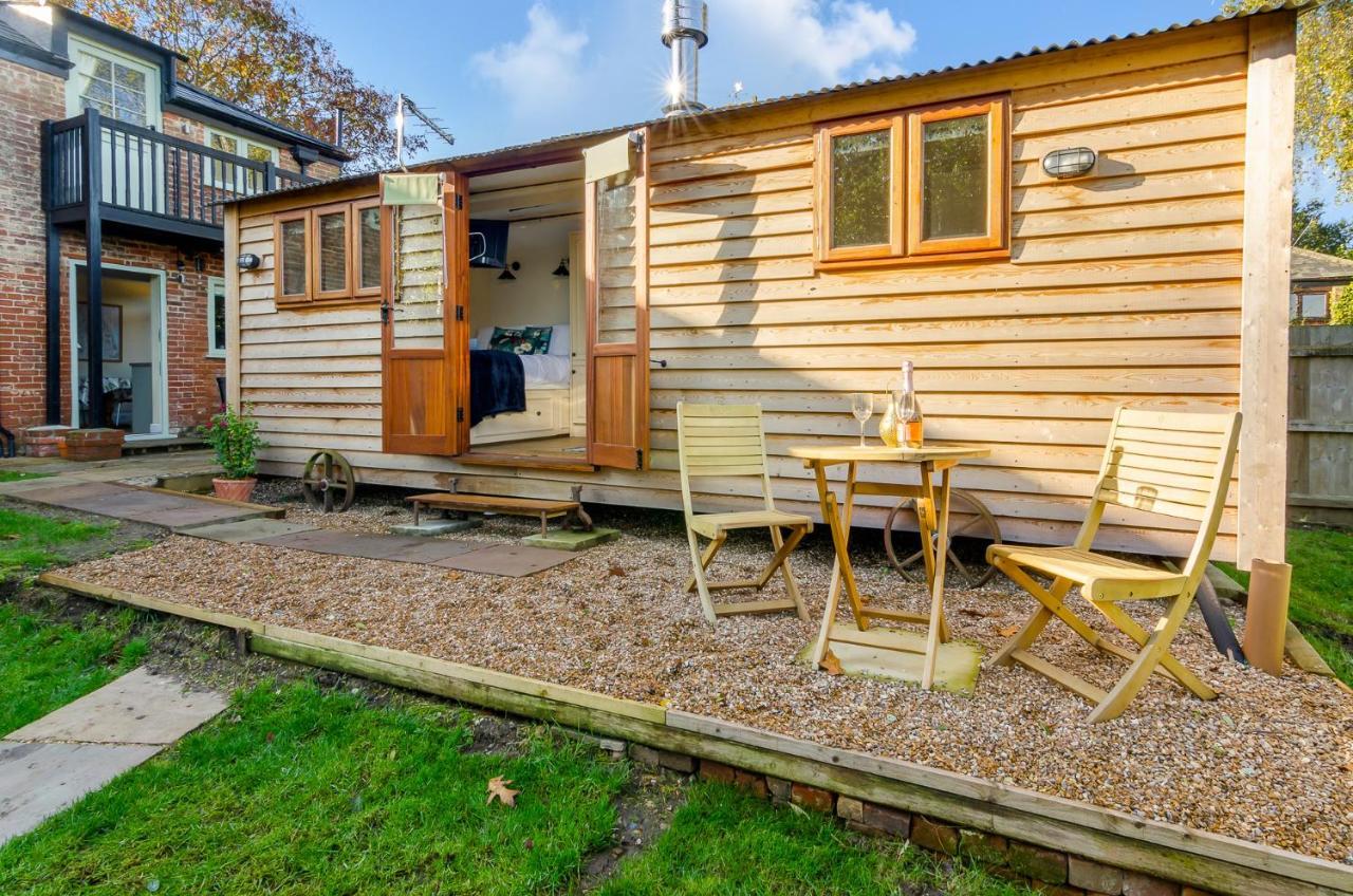 Hayloft And Shepherds Hut In Norfolk Broads With Fire Pit And Bbq From Ginger And Gold Ranworth Eksteriør bilde