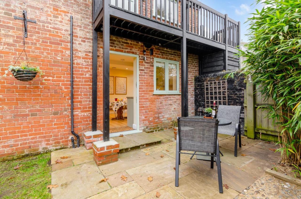 Hayloft And Shepherds Hut In Norfolk Broads With Fire Pit And Bbq From Ginger And Gold Ranworth Eksteriør bilde