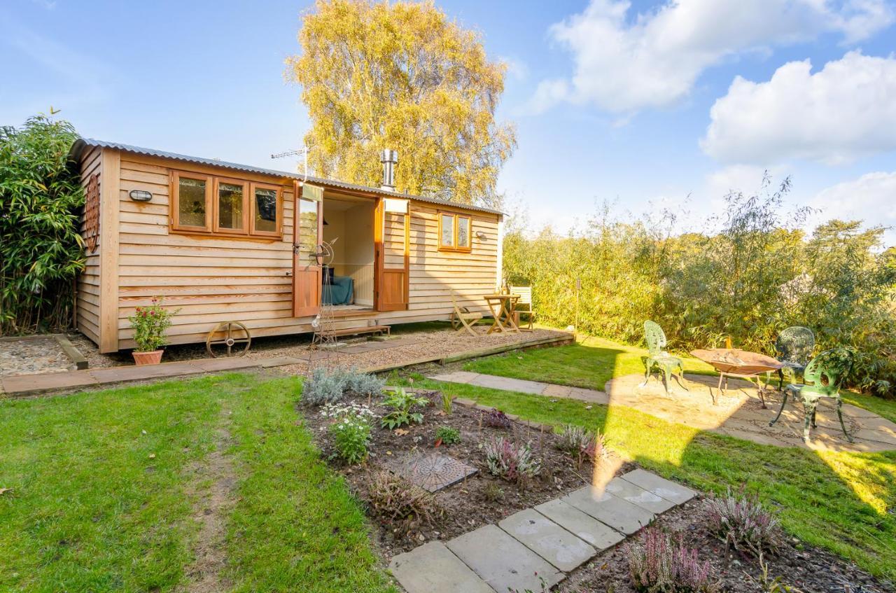 Hayloft And Shepherds Hut In Norfolk Broads With Fire Pit And Bbq From Ginger And Gold Ranworth Eksteriør bilde